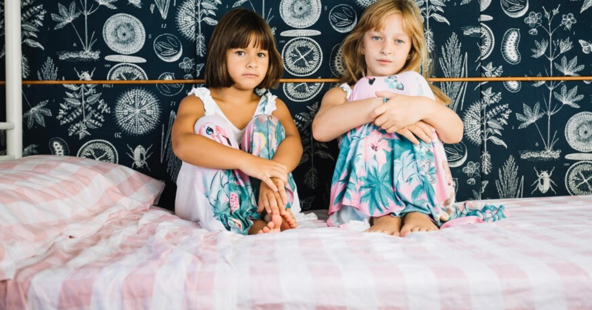 You are currently viewing 16 Big Sister Little Sister Bedroom Ideas for a Perfect Shared Space