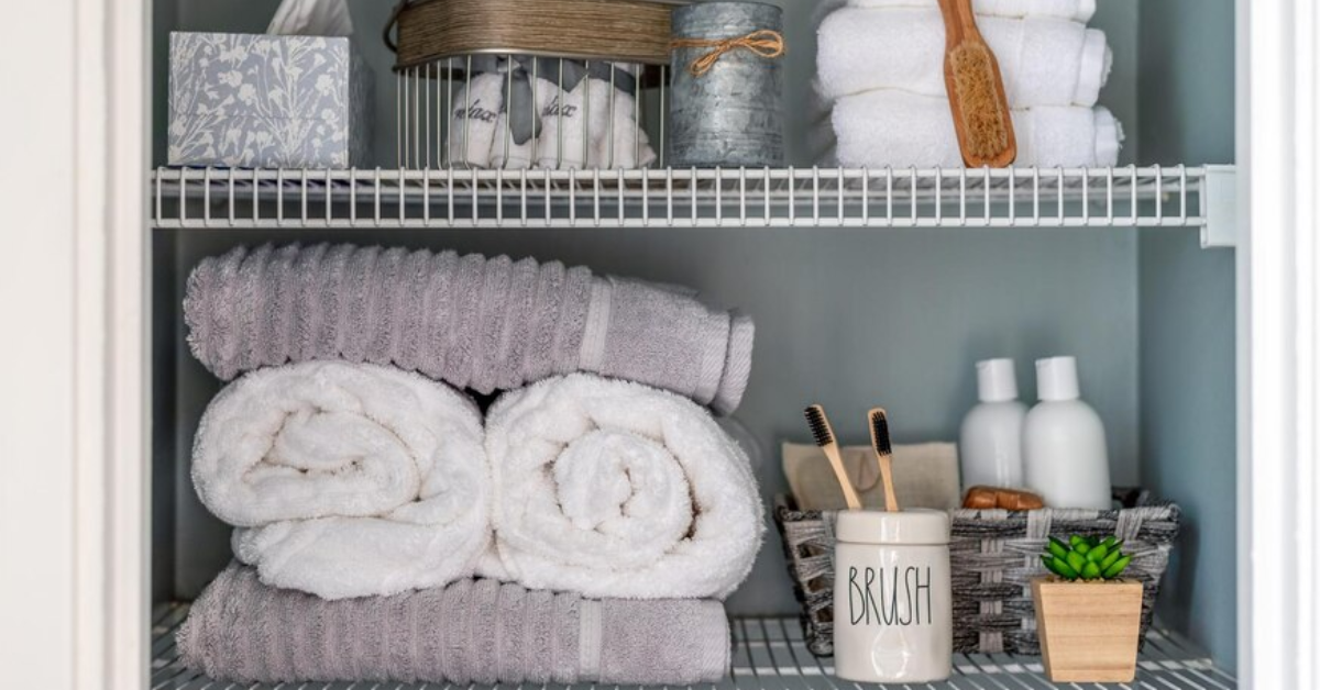 Read more about the article 16 Powerful Bathroom Storage Ideas for Towels to Transform Your Space