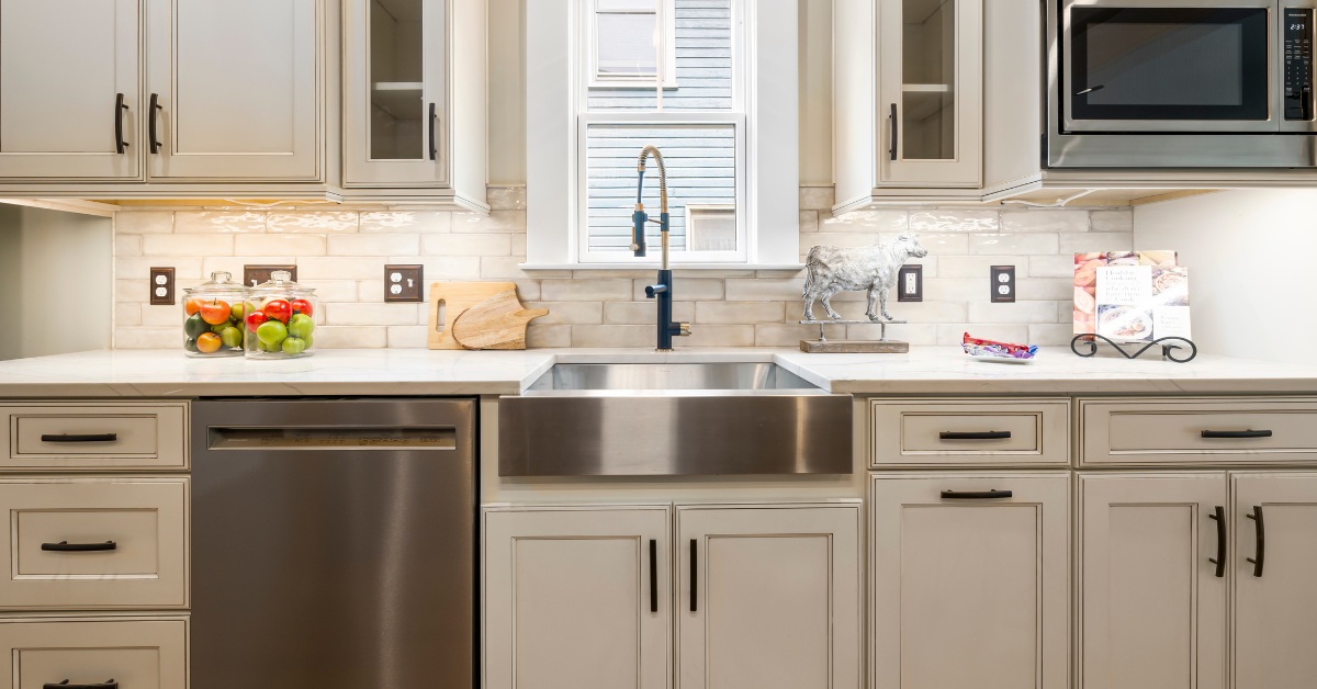 Read more about the article 15 Smart Galley Kitchen Remodel Ideas to Enhance Functionality