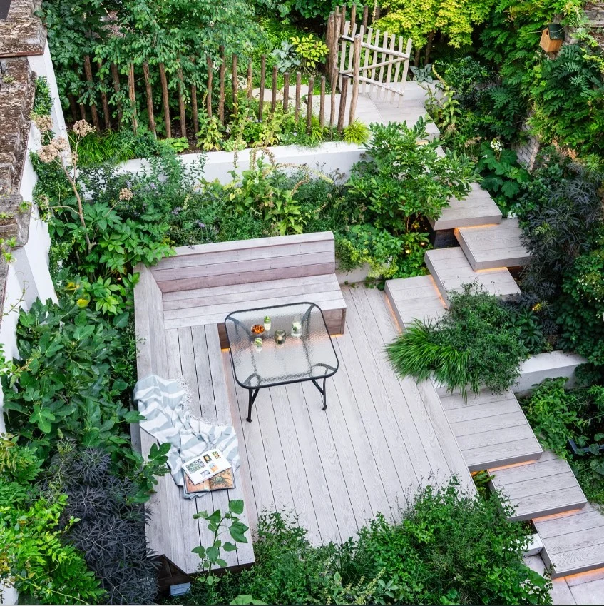 Layered Greens, Floating Deck