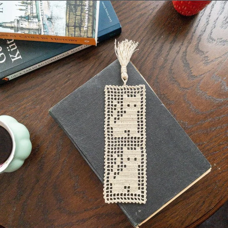 Handmade lace bookmarks with charms, affordable easy lace crafts to sell for craft fairs and personalized gift ideas.
