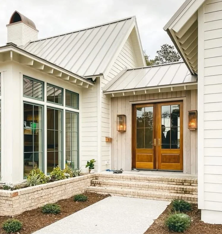 front stoop makeover with hanging lantern lights
