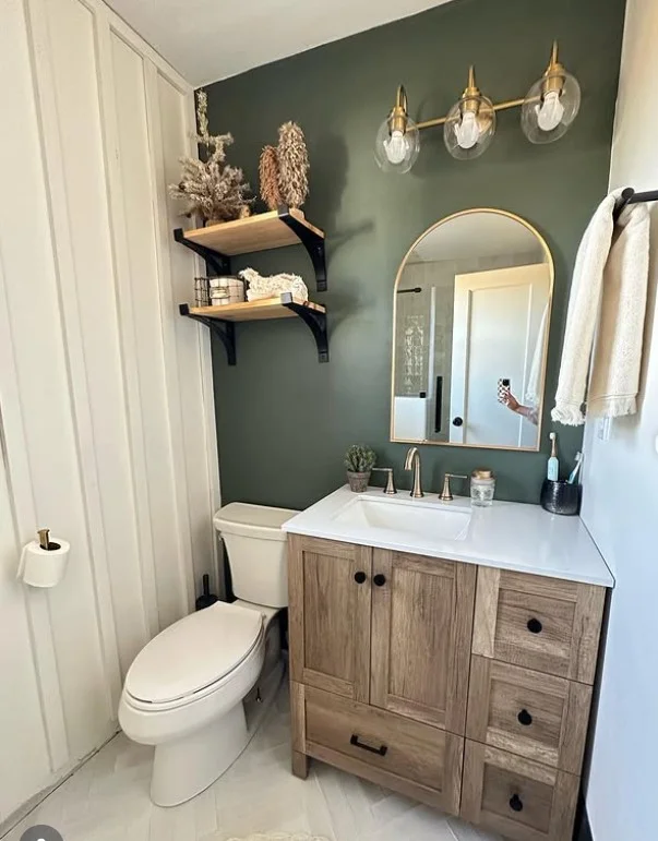 modern bathroom wall decor ideas with neutral paint colors