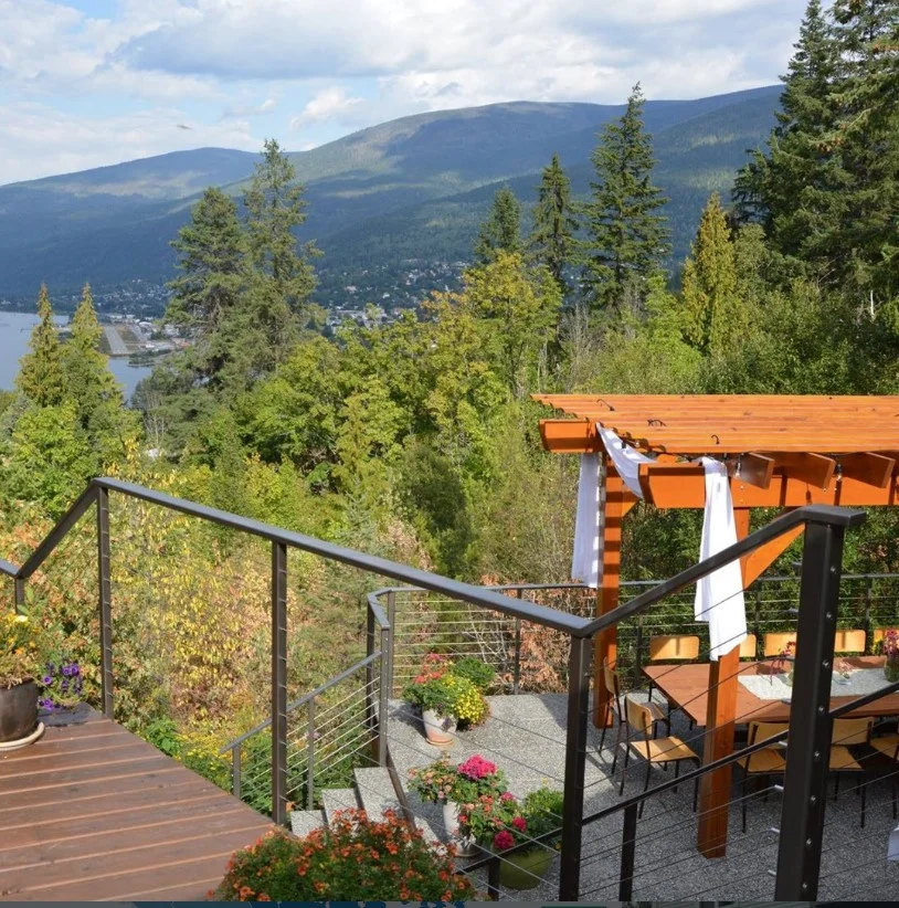 open backyard deck with stainless steel cable railing system