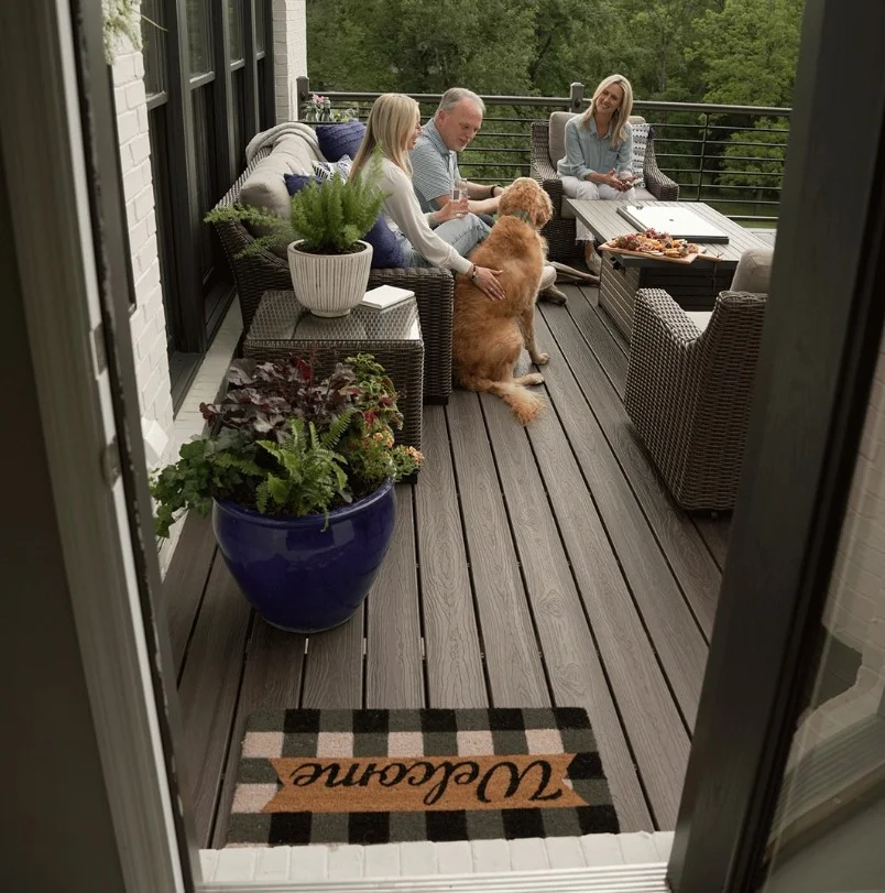 horizontal deck railing with built in planter boxes