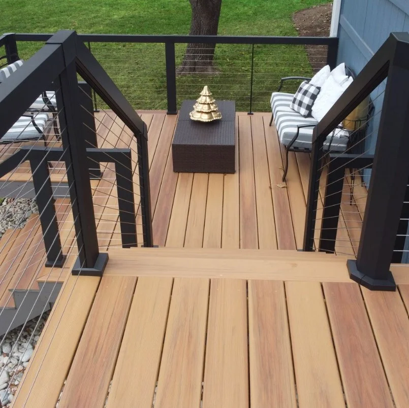 open concept deck with horizontal railing system