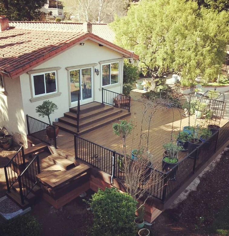 rustic wood and modern horizontal deck railing design