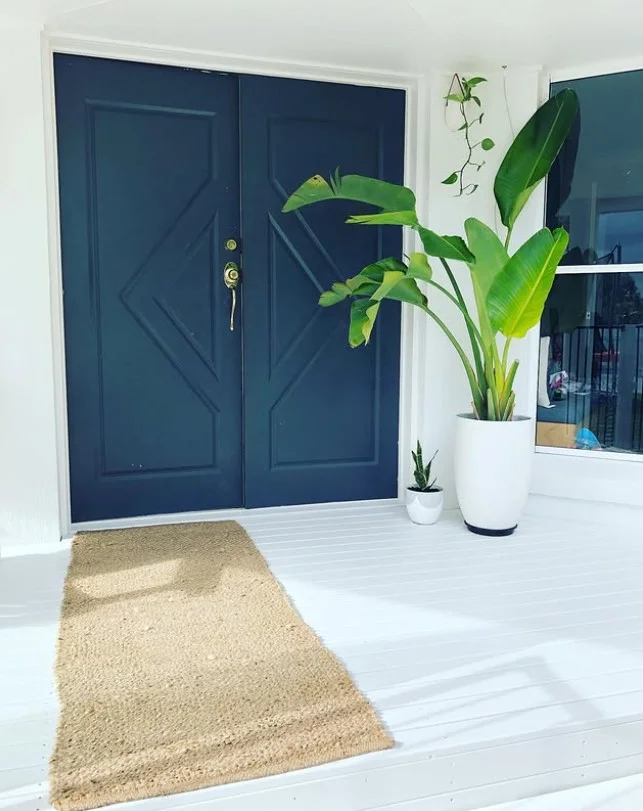 clean open small front deck entrance design